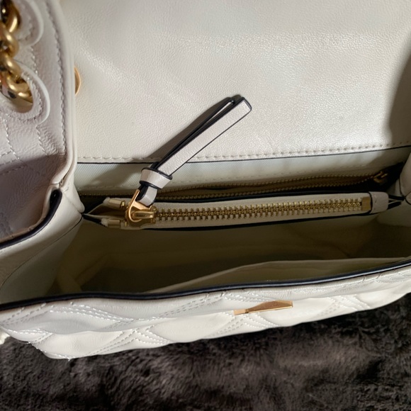 Tory Burch bag amazing condition used handful of times - Picture 4 of 11